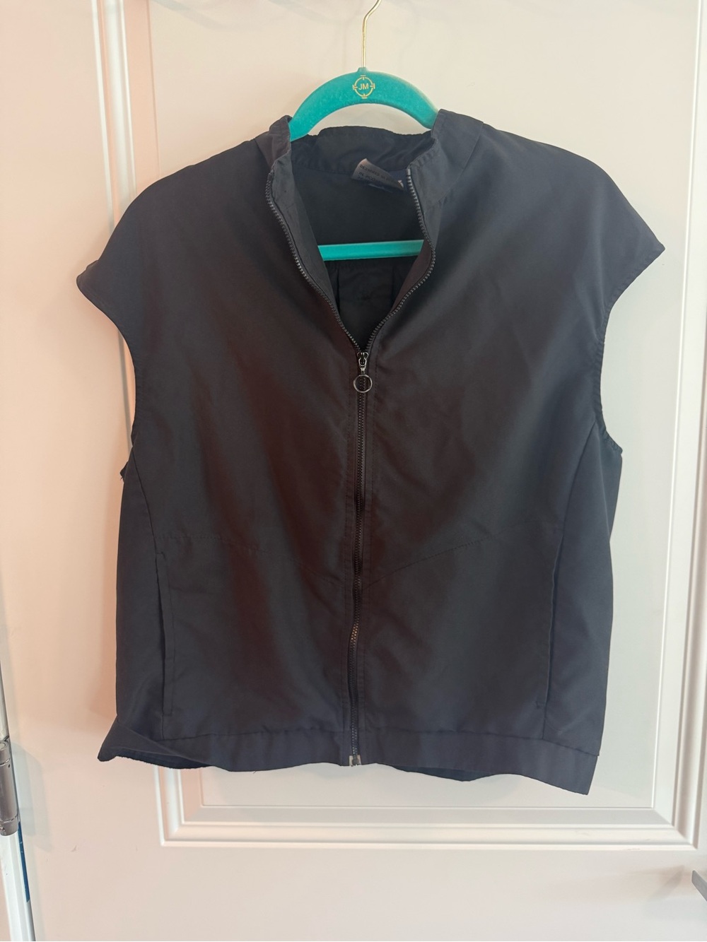Men’s Black Sleeveless Zip-Front Vest
